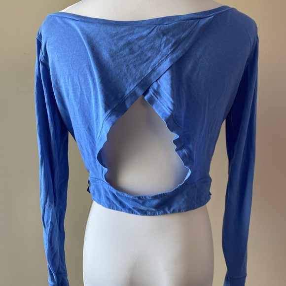 Titika long sleeved cropped shirt - Picture 2 of 5